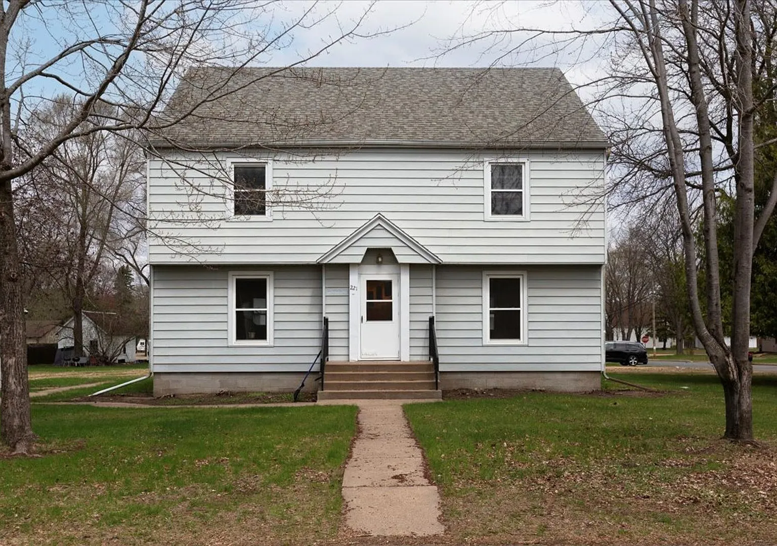 2 Bed / 1 Bath Multi-Level Duplex - 221 22nd Ave E., Menomonie — Photo 1