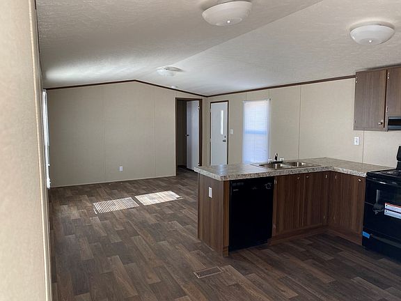 4th image of 15401 Agave Ave