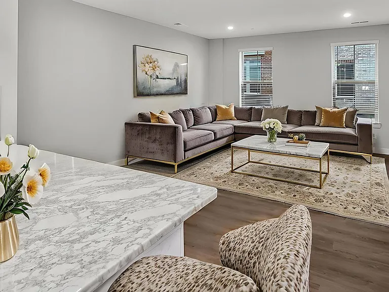 2542A Verona Pl — Photo 6