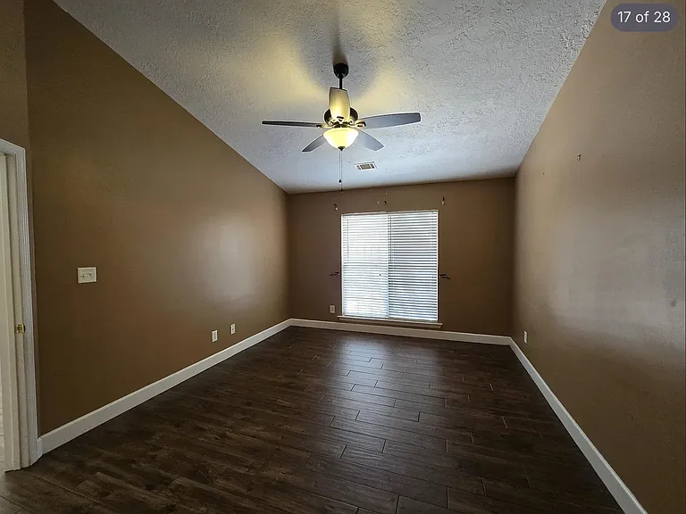 270 Caldwell Cir — Photo 16
