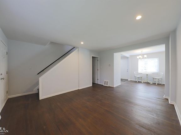 3rd image of 23107 Arthur Ct