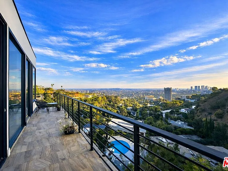 9300 Warbler Way — Photo 3