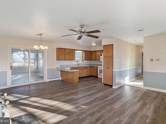 5th image of 13728 Broadfording Church Rd