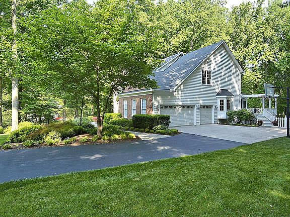 3rd image of 15211 Arminio Ct