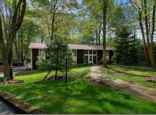 11882 Kenyon Dr, Hiram, OH 44234