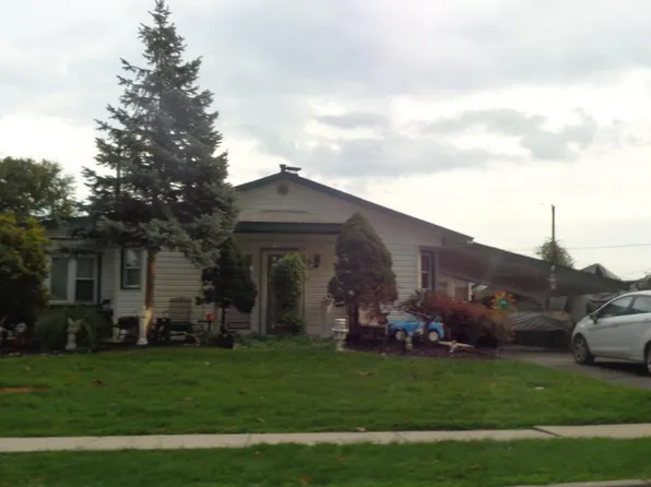 32 Valley Rd, Levittown, PA 19057