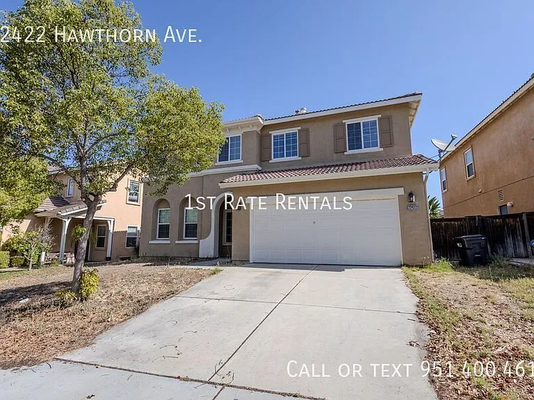 22422 Hawthorn Ave — Photo 1