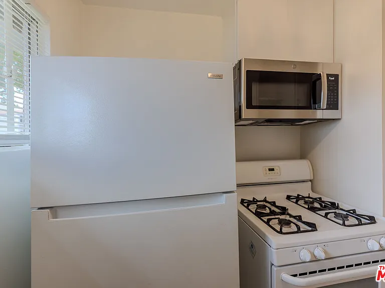 302 N Maple St — Photo 11