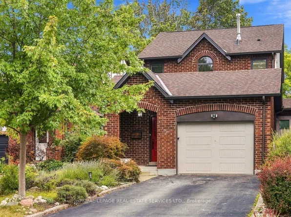 2182 Margot St, Oakville, ON L6H 3M1