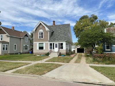 621 3rd St SW, Huron, SD, 57350