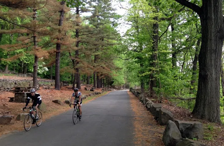 Explore the Henry Hudson Trail