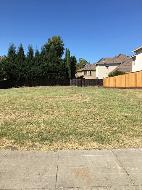 1st image of 4 Kathy Ct