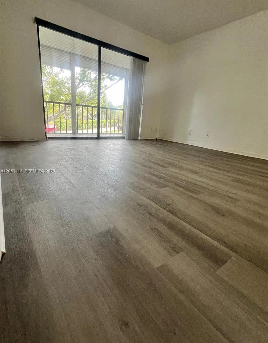 Oakland Shores Condominium — Photo 3