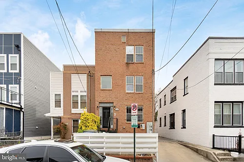 1829 Providence St NE #B Photo 1