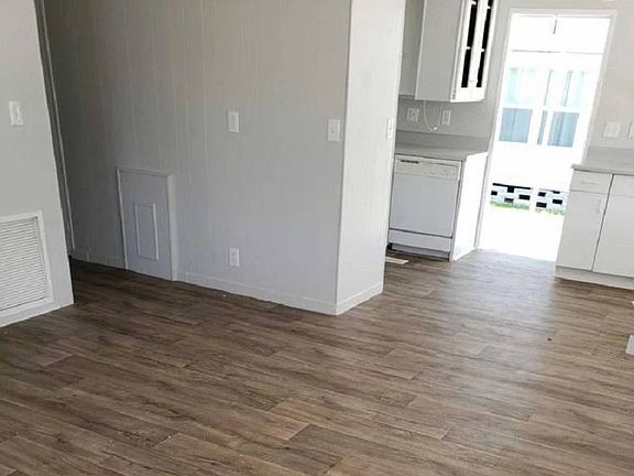 3rd image of 2505 E Bay Dr #44A