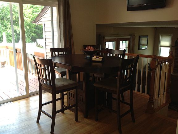 5th image of 26 Elizabeth Dr