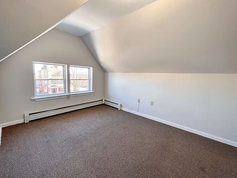 207 Wethersfield Ave — Photo 5
