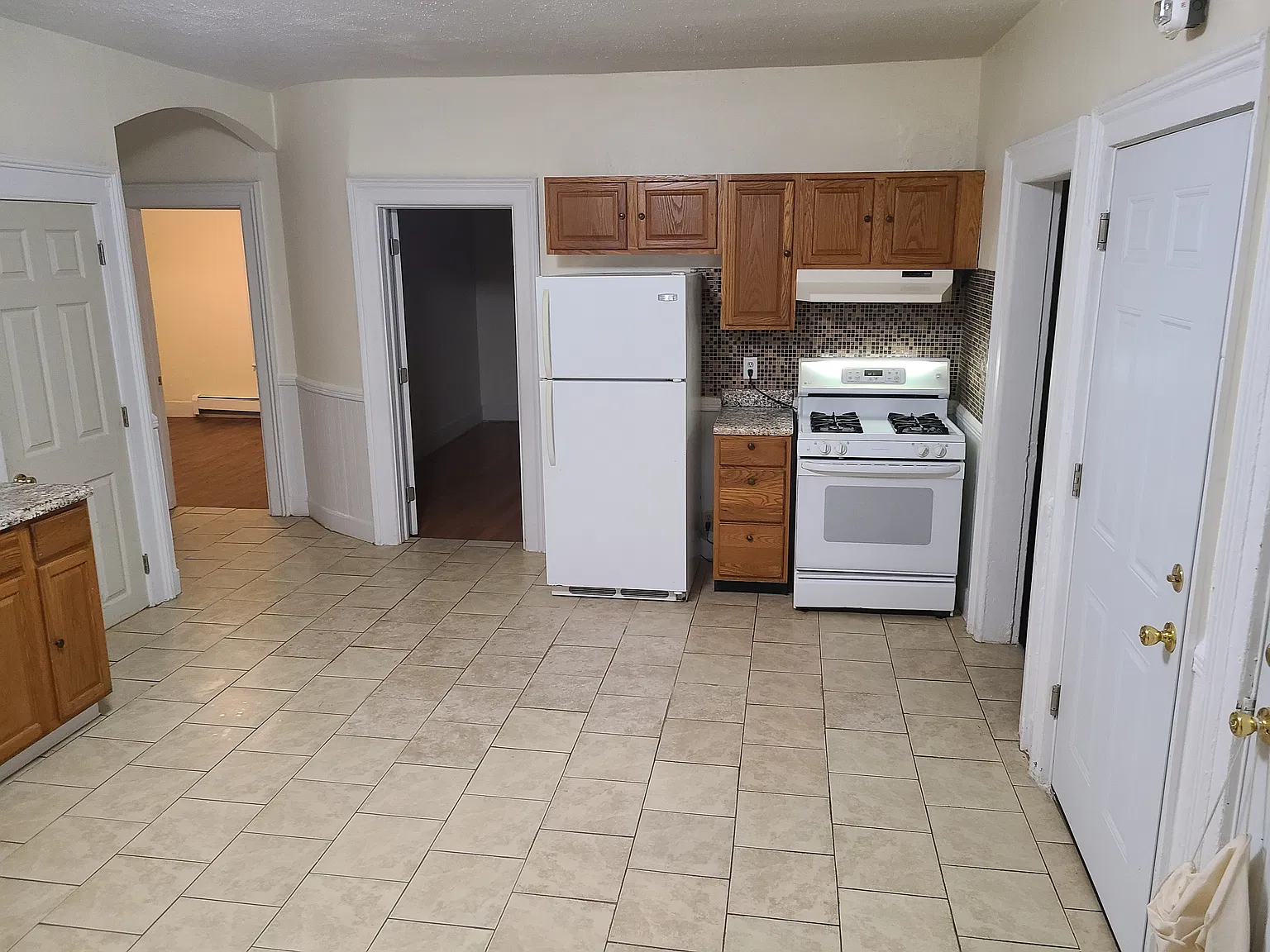 2 bed, $1,600 — Photo 3