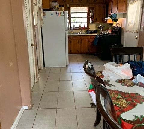 4th image of 4280 Hendrix Dr