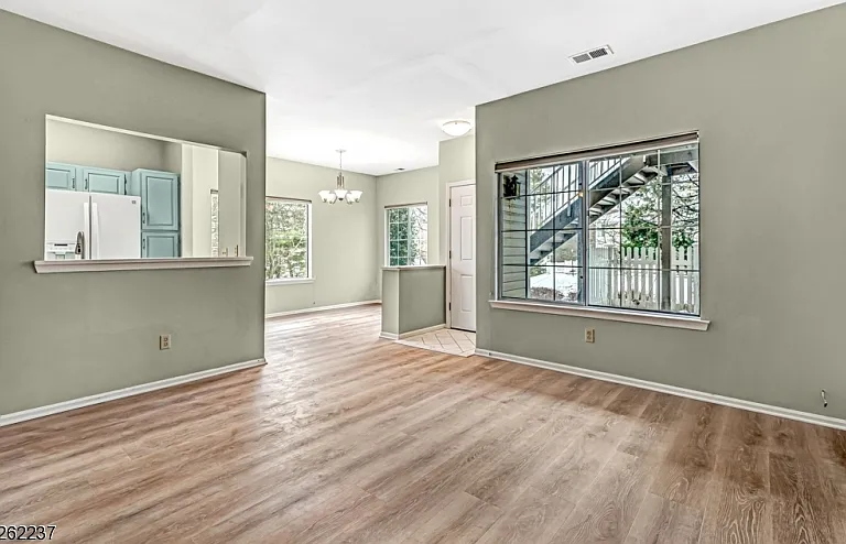 78 Academy Ct — Photo 8