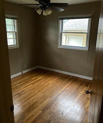 5th image of 915 S 69th St
