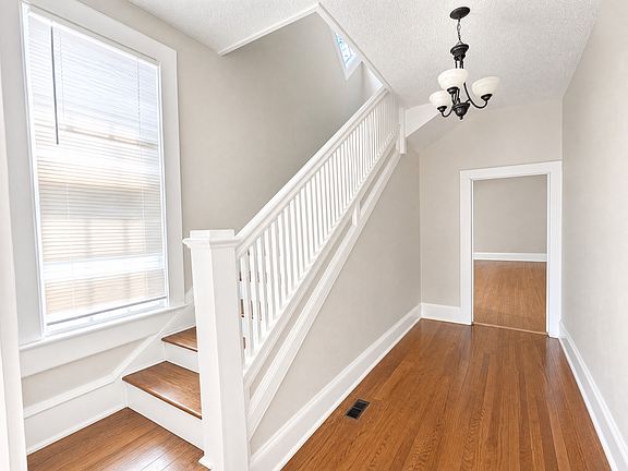 5th image of 2115 Wallace St