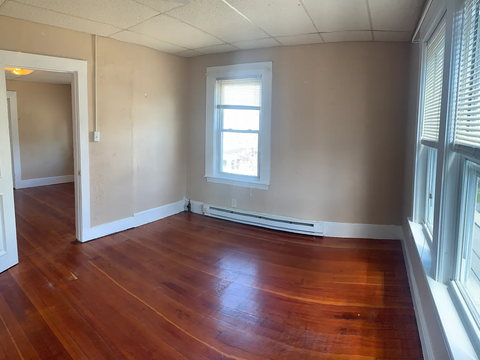 2 bed, 700 sqft, $1,996 — Photo 4