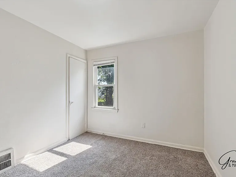 9108 Archdale St — Photo 17