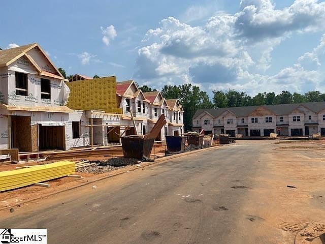 2nd image of 15 Loebner Ln Homesite 52