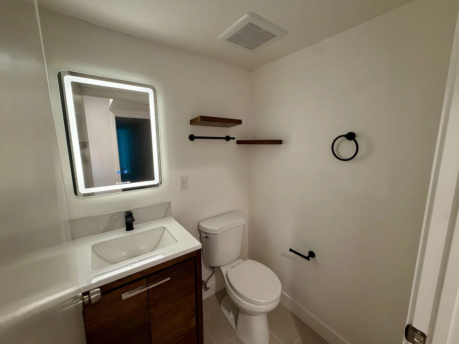 4 bed, 11.0 bath, 106 sqft, $1,875 — Photo 4