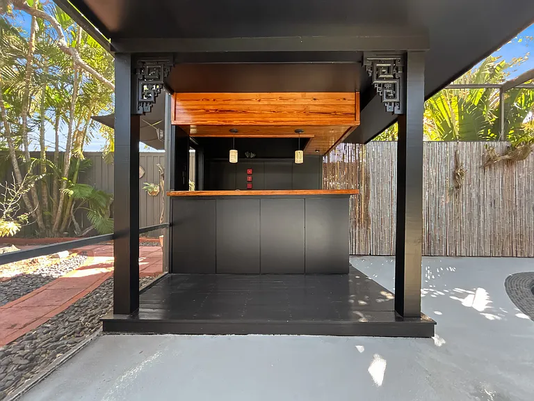 Outdoor Bar