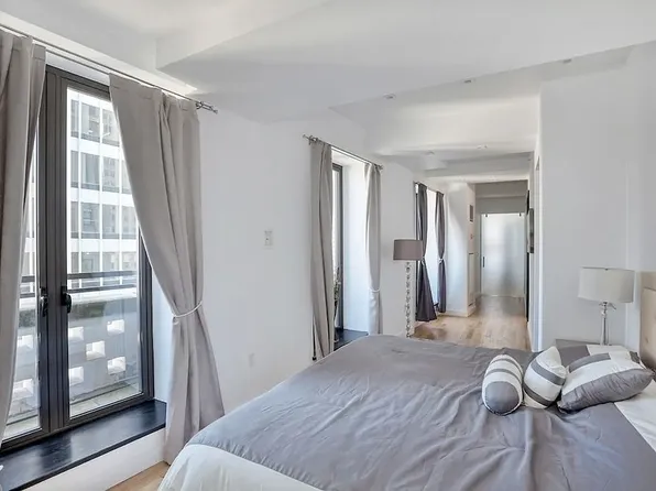 20 Pine Street image 3 of 17