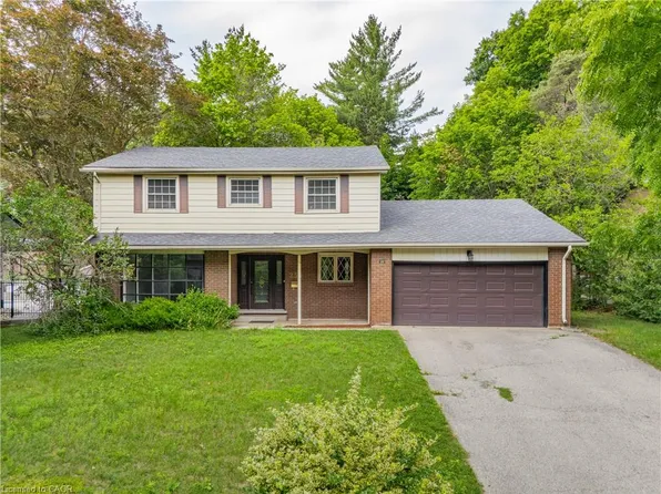 256 Shakespeare Dr, Waterloo, ON N2L 2T6