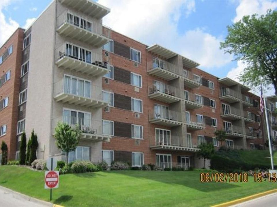 1st image of 150 Lake St #1B