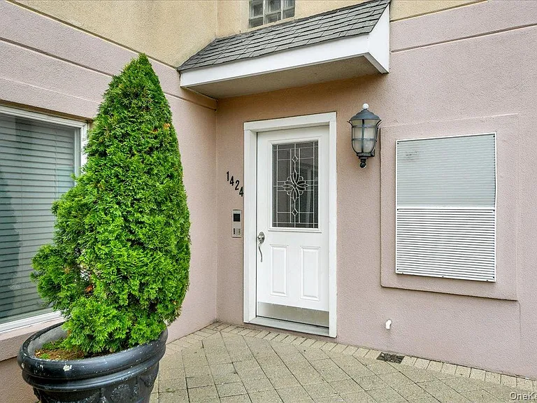 1424 Outlook Ave #3 — Photo 16