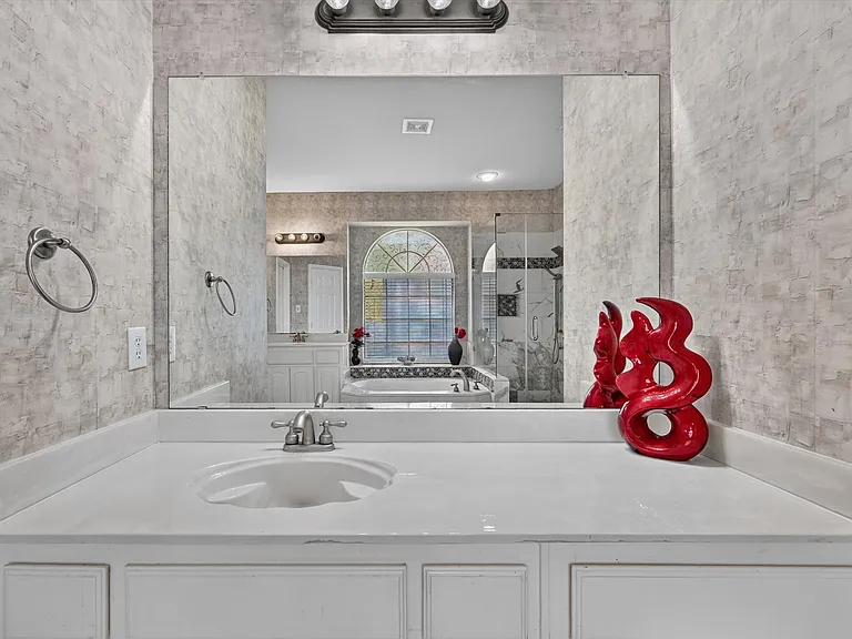 358 Fairlanding Ave — Photo 10