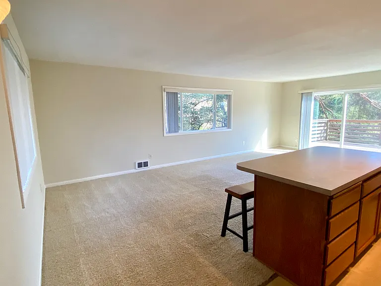 504-506 SW Primrose St — Photo 5