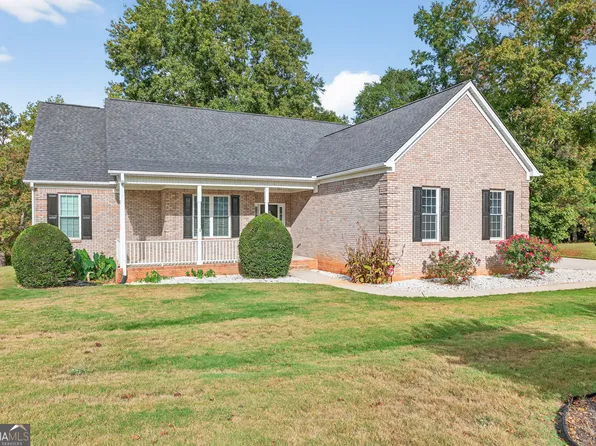 40 Lakeside Trl, Covington, GA 30016