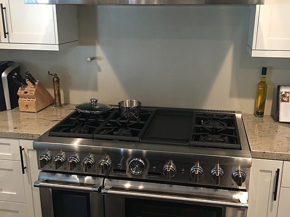 3rd image of 616 Belmont Ct