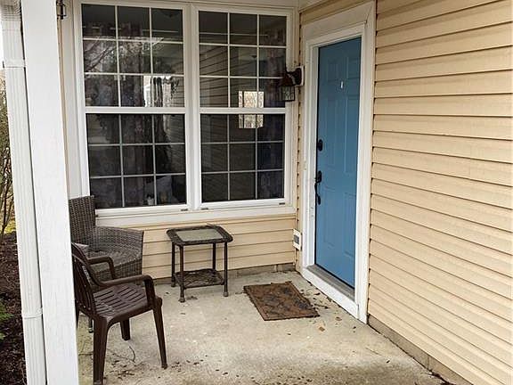 4th image of 9555 Longwell Dr #E
