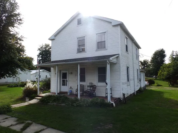 215 N Union St, Griggsville, IL 62340