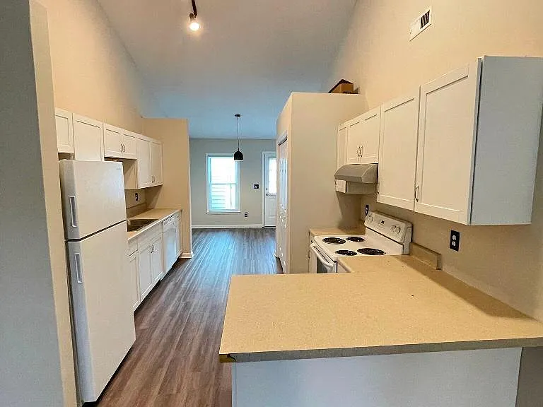 3311 Brookline Ct — Photo 4