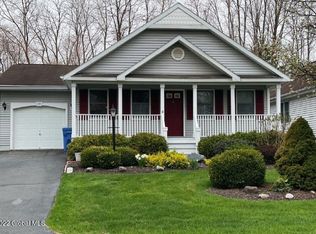 29 Victoria Way, Albany, NY 12209