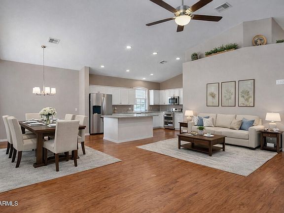 3rd image of 18145 W BUENA VISTA Drive