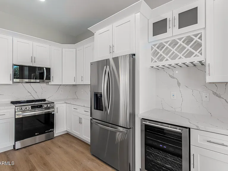 13711 W Tara Ln — Photo 9