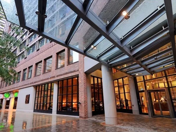 211 E Ohio St APT 610, Chicago, IL 60611