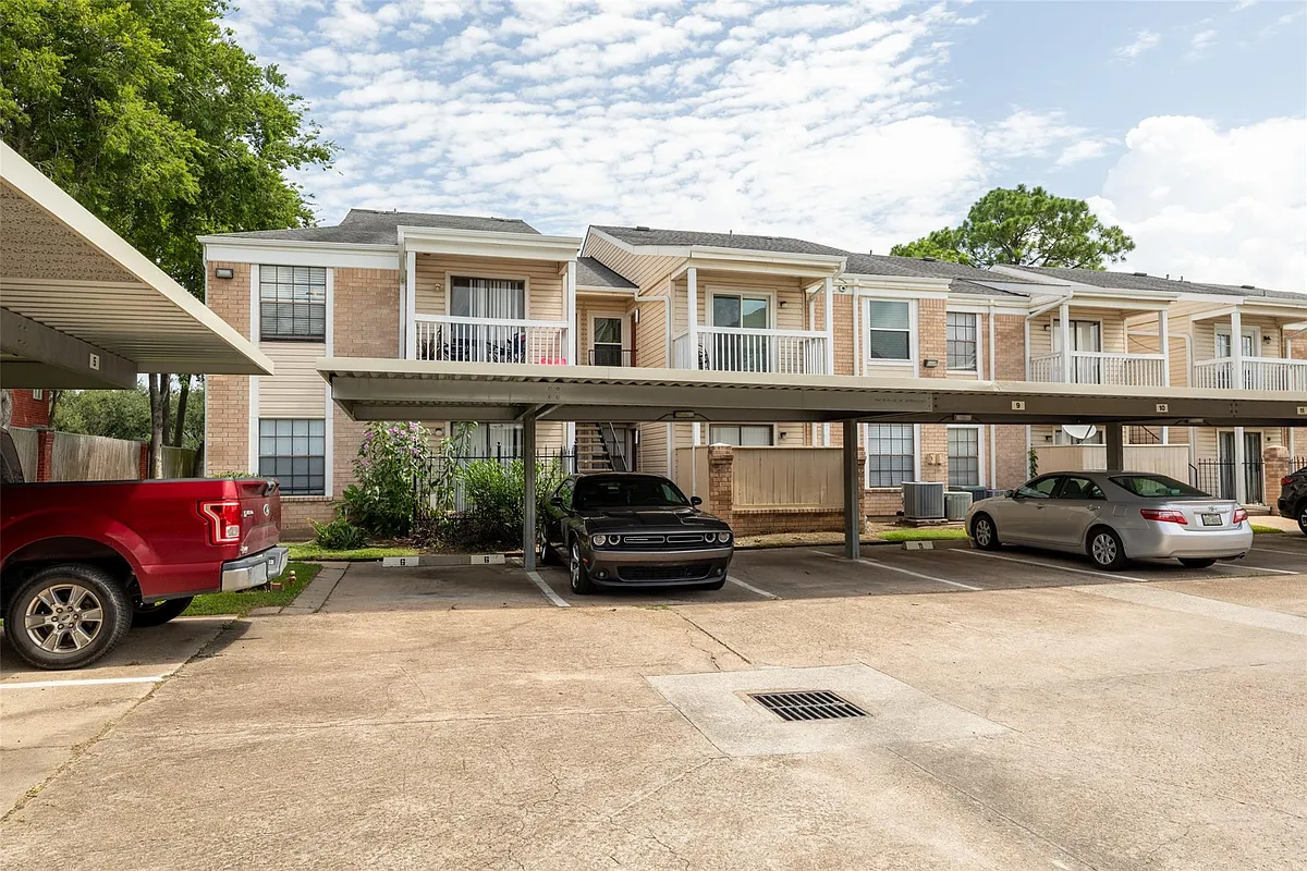 Building Photo - 2750 Holly Hall St #104