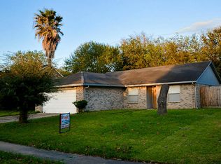 16815 Red Gully Dr, Sugar Land, TX 77498