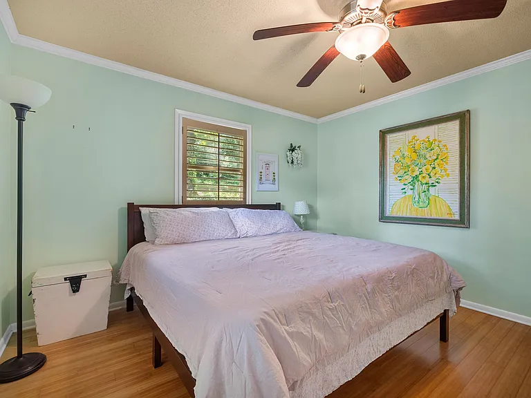 112 Leigh Cir — Photo 17