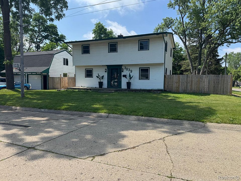 1st image of 3039 Berkley St